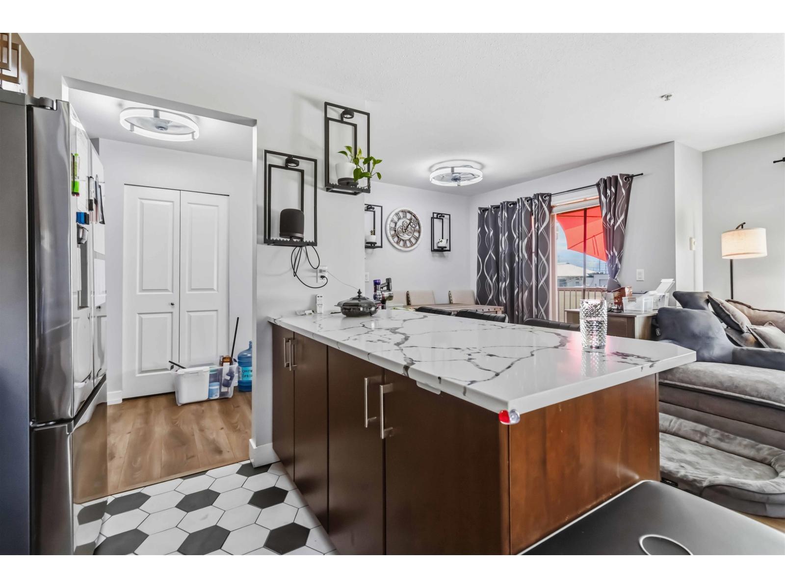 111 45555 YALE ROAD, Chilliwack Proper South