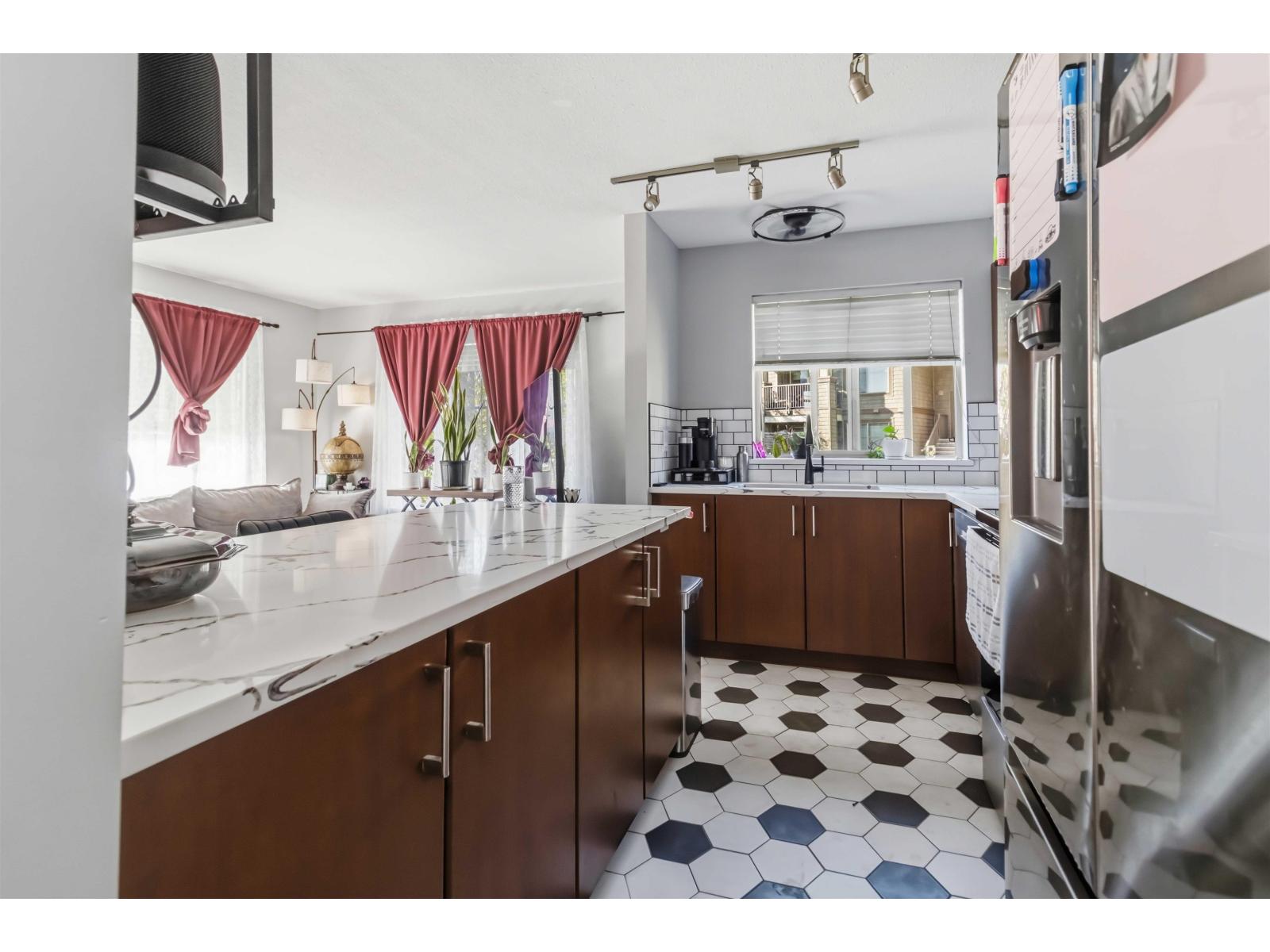 111 45555 YALE ROAD, Chilliwack Proper South