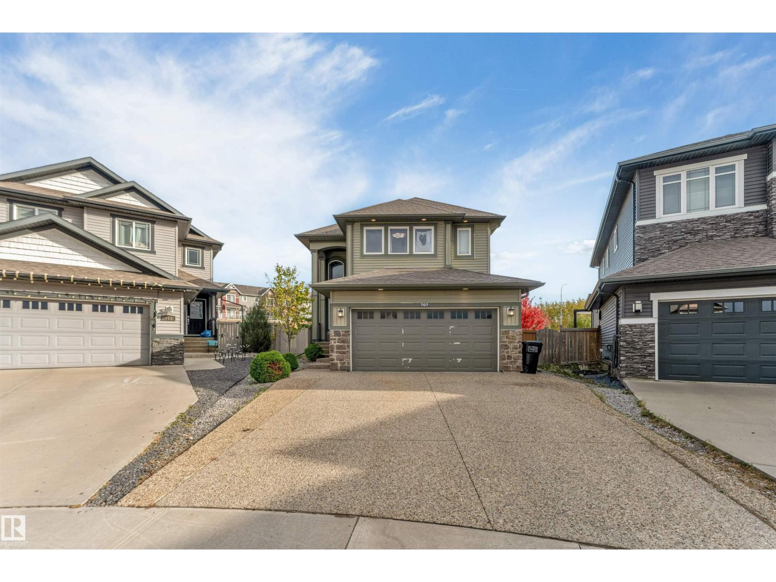 707 40 AV NW