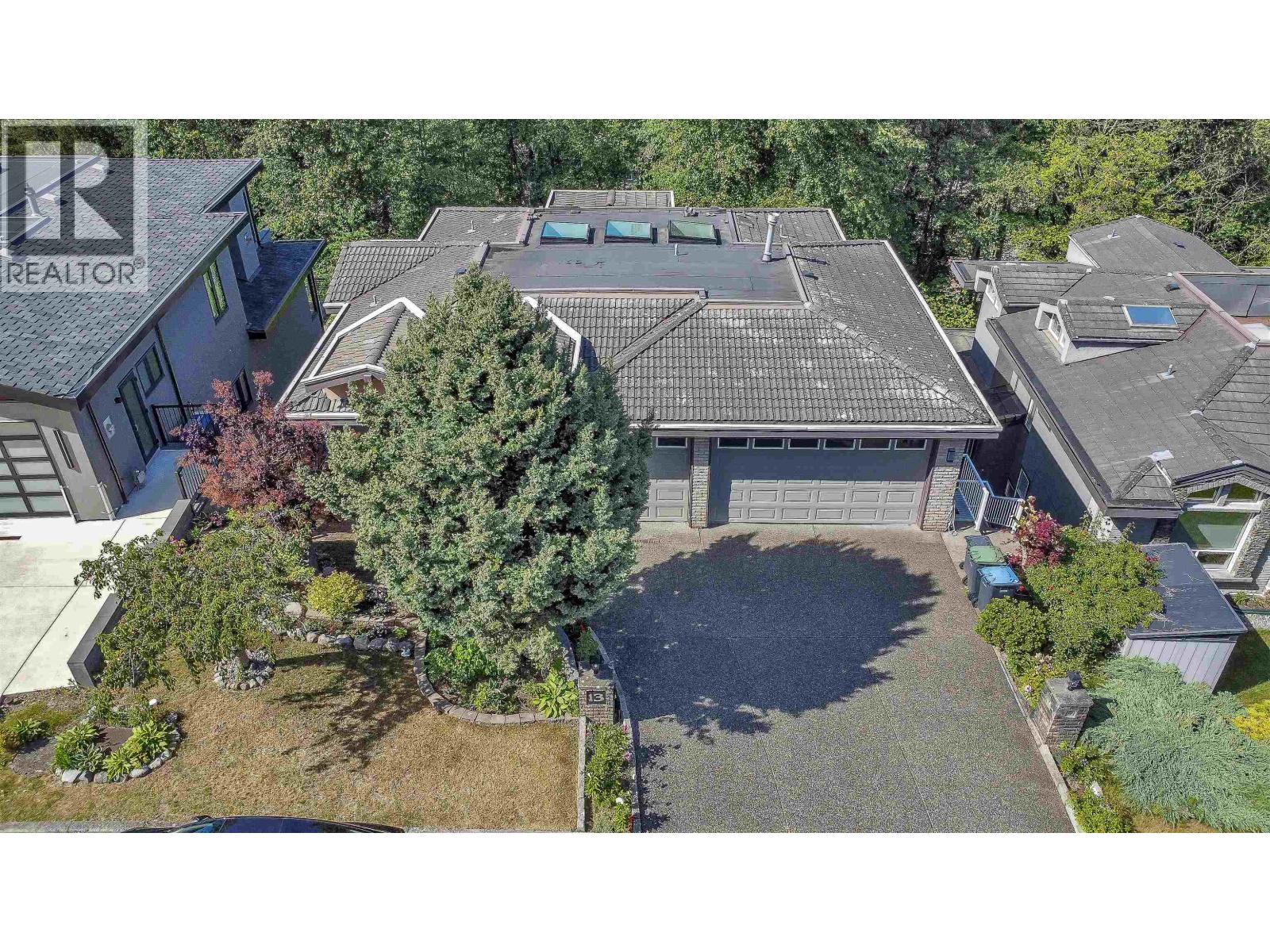 13 SHORELINE CIRCLE