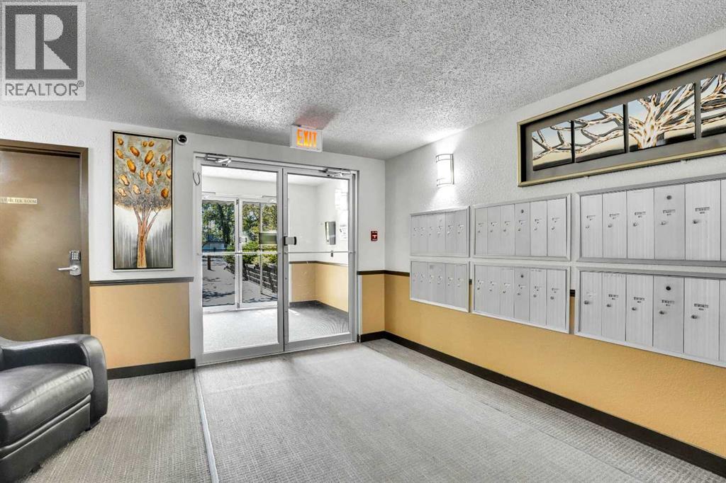 203, 21 Dover Point SE