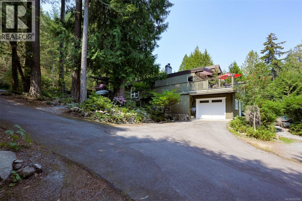 8508 EMARD TERR, NORTH SAANICH, BC V8L 1K3 - Image 3110926954.jpeg?d=l