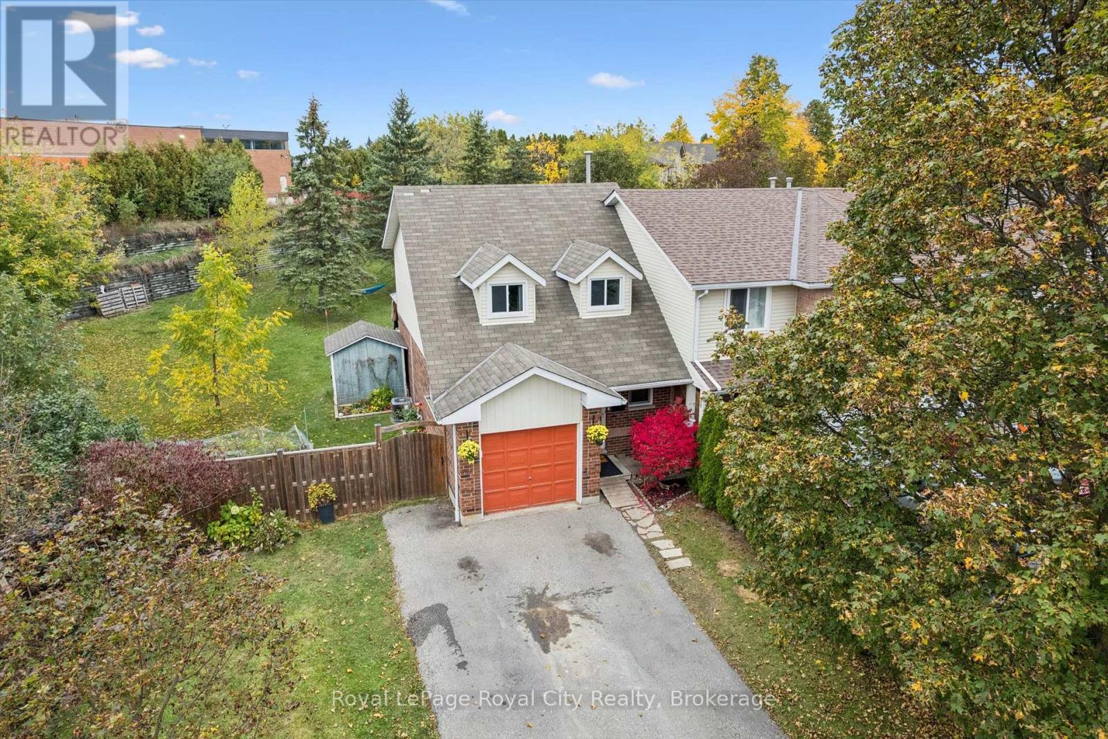 41 GRANDRIDGE CRESCENT