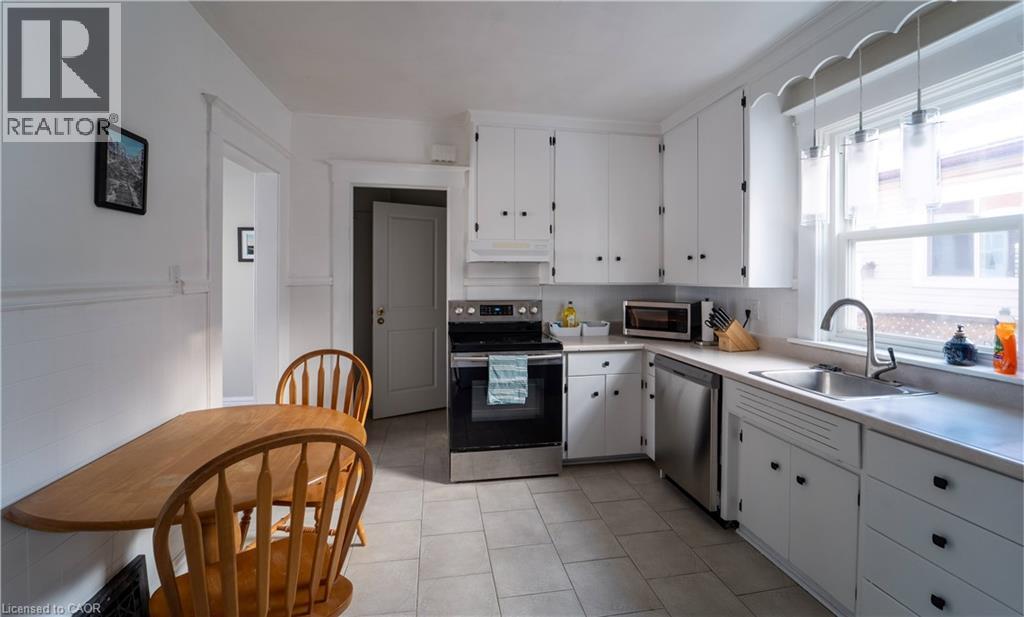 401 COURTLAND Avenue E Unit# Main