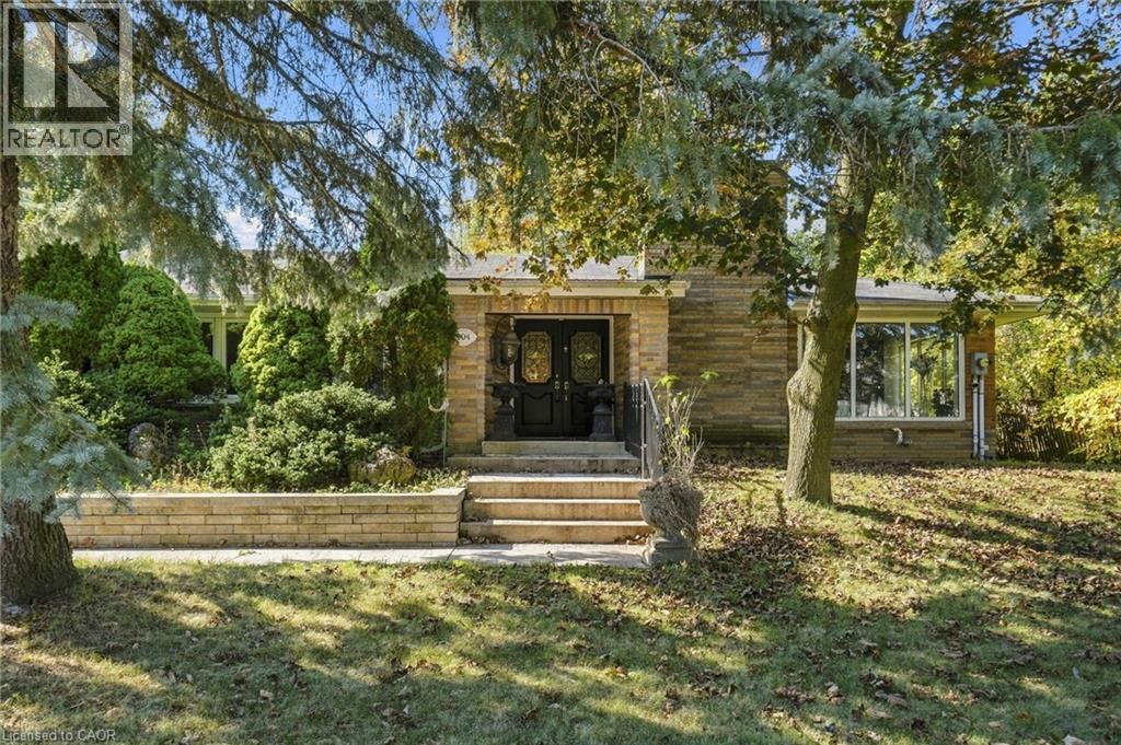 904 MONTGOMERY Drive
