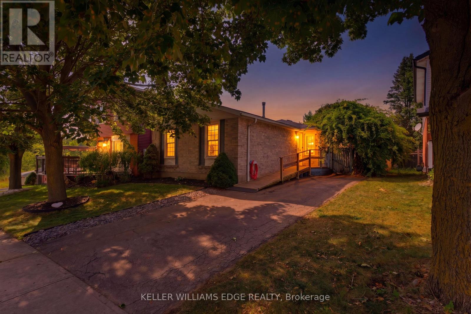431 WEST ACRES DRIVE