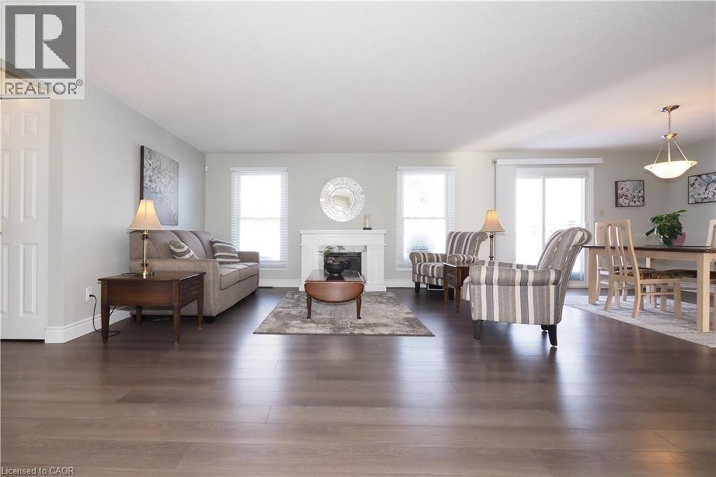 20 FIELDSTONE Walk
