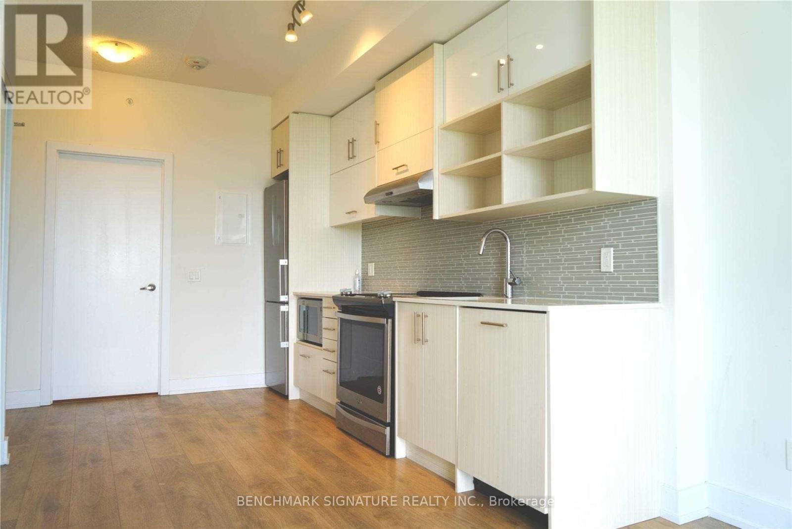 907 - 128 FAIRVIEW MALL DRIVE
