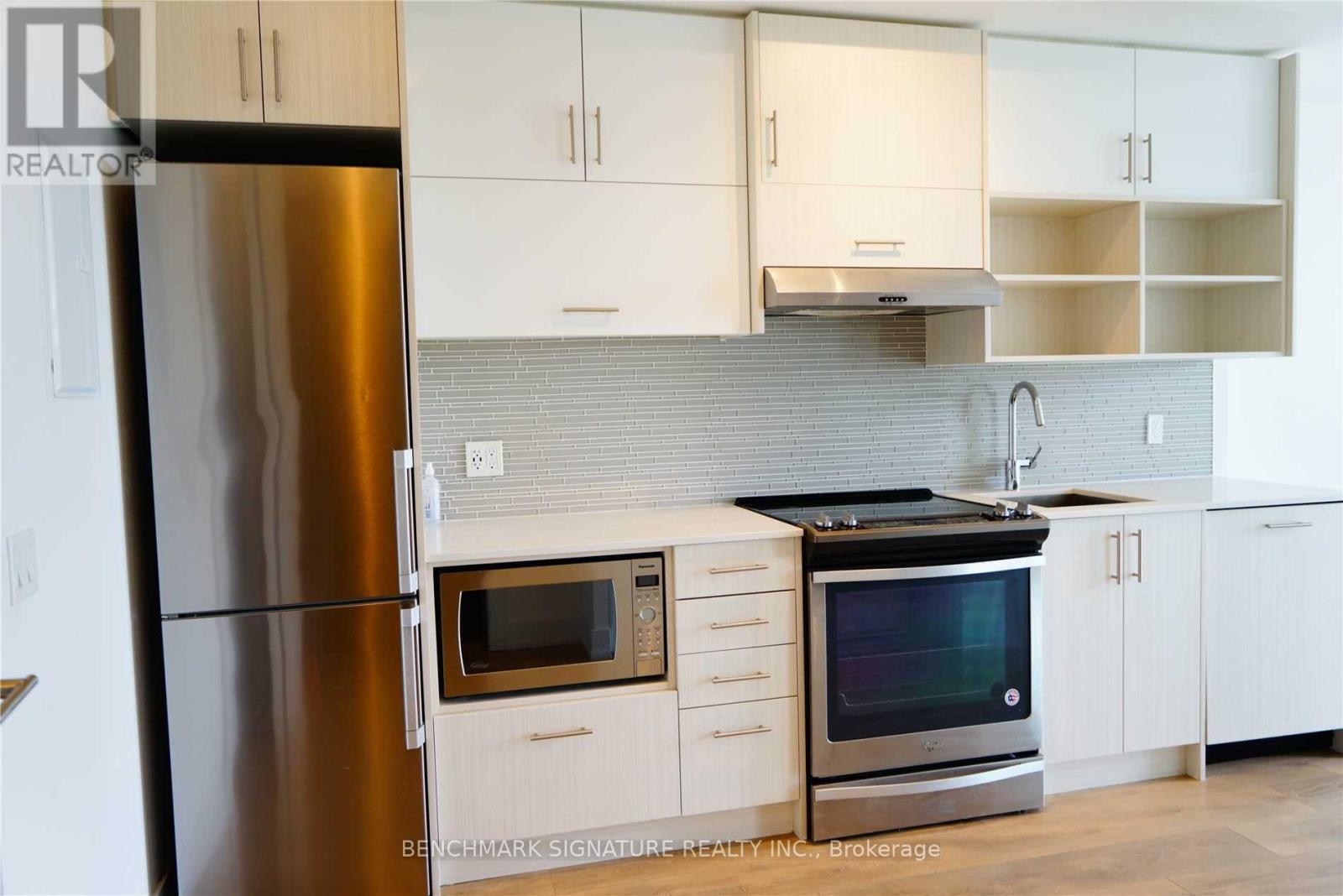 907 - 128 FAIRVIEW MALL DRIVE