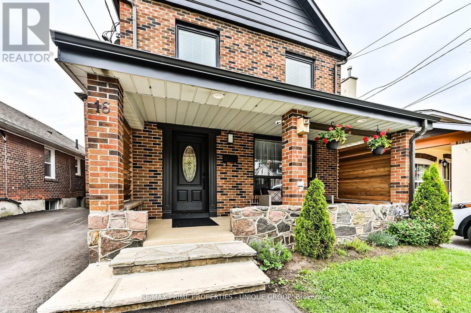16 EASTWOOD AVENUE