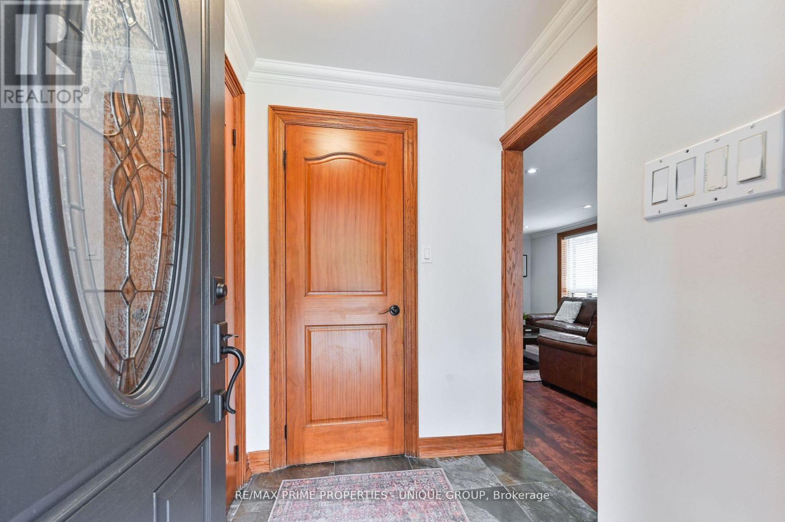 16 EASTWOOD AVENUE