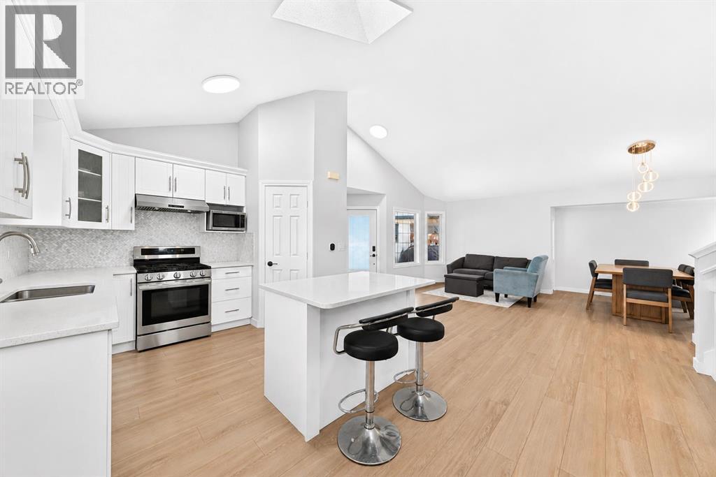 315 Appleglen Place SE