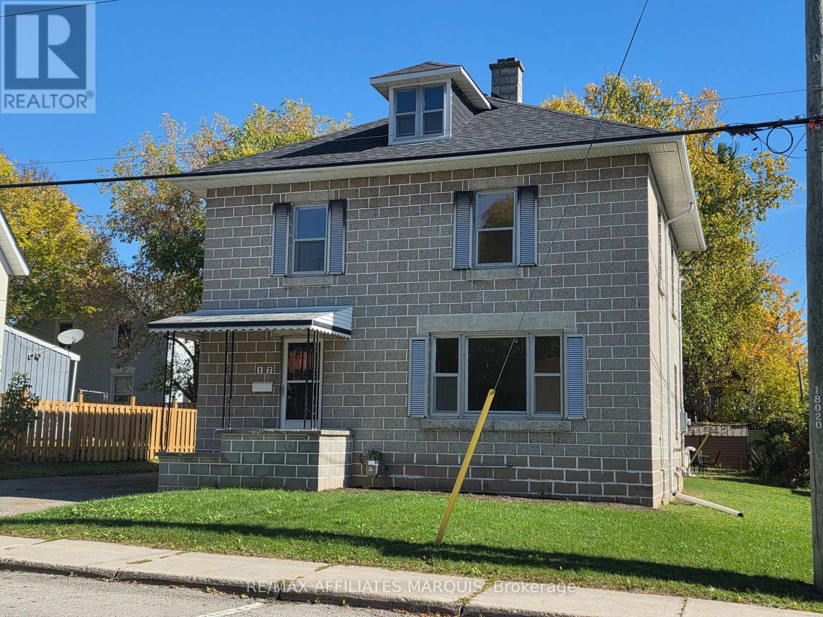 17 MAPLE AVENUE N