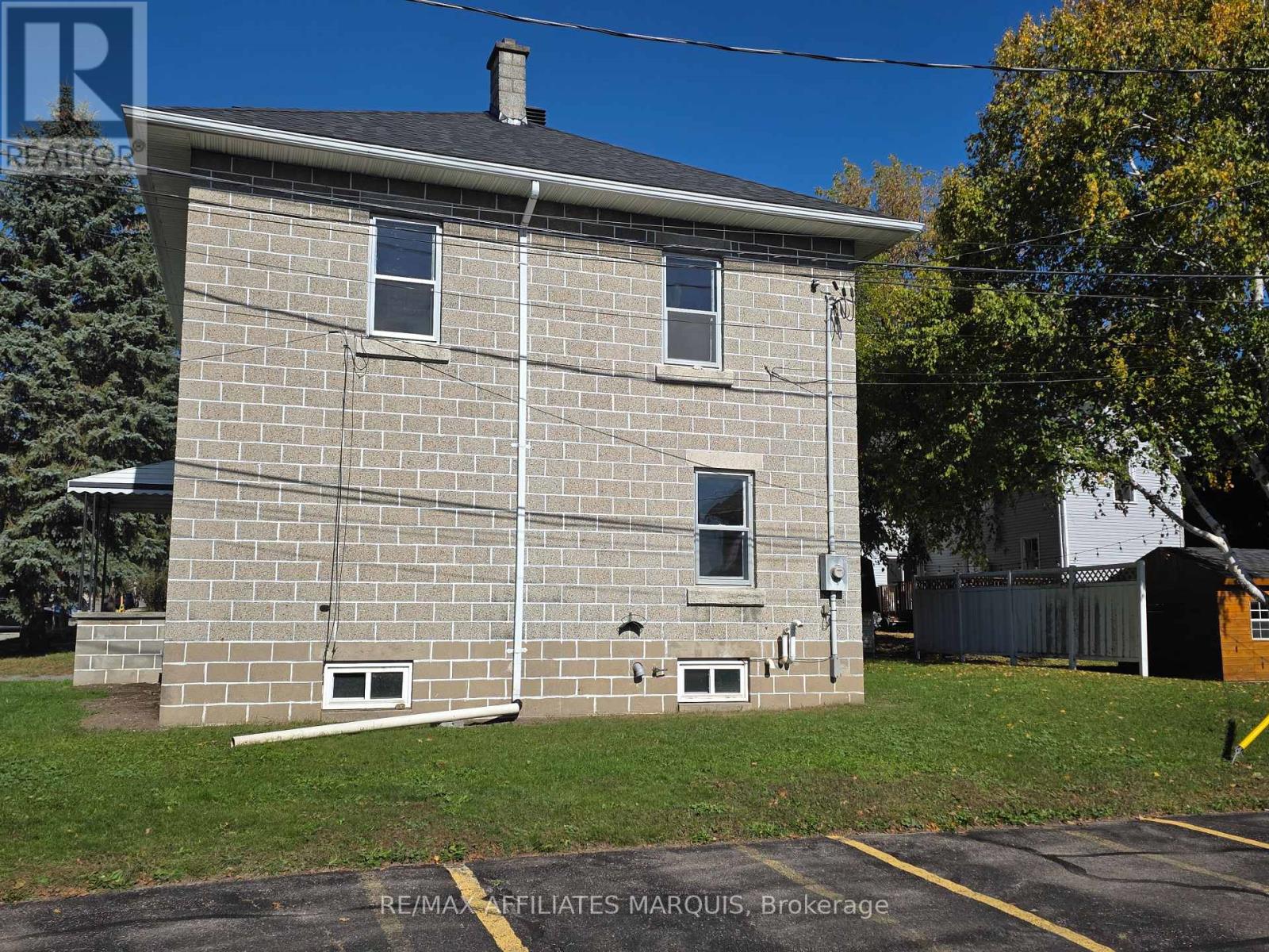 17 MAPLE AVENUE N