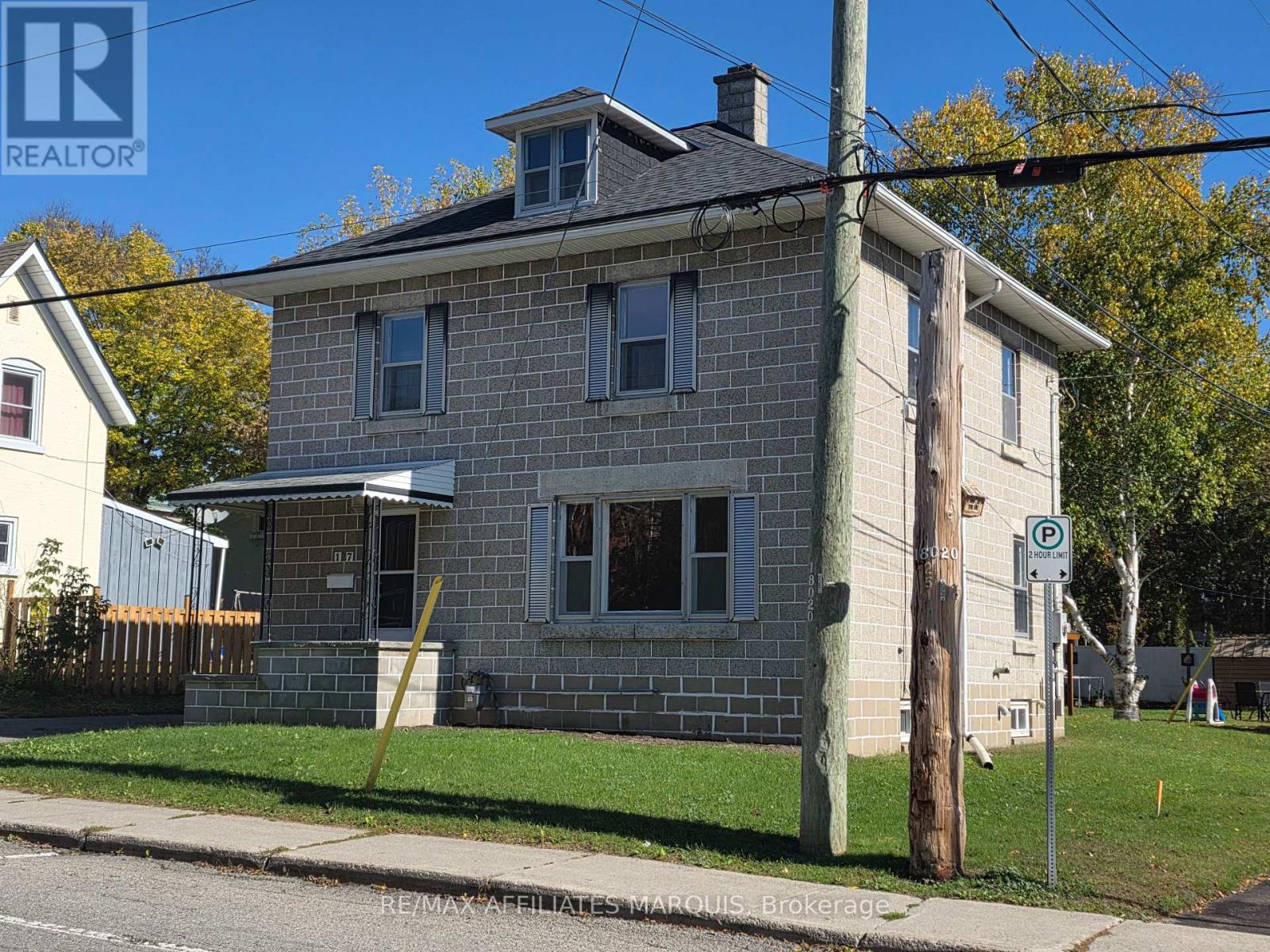 17 MAPLE AVENUE N