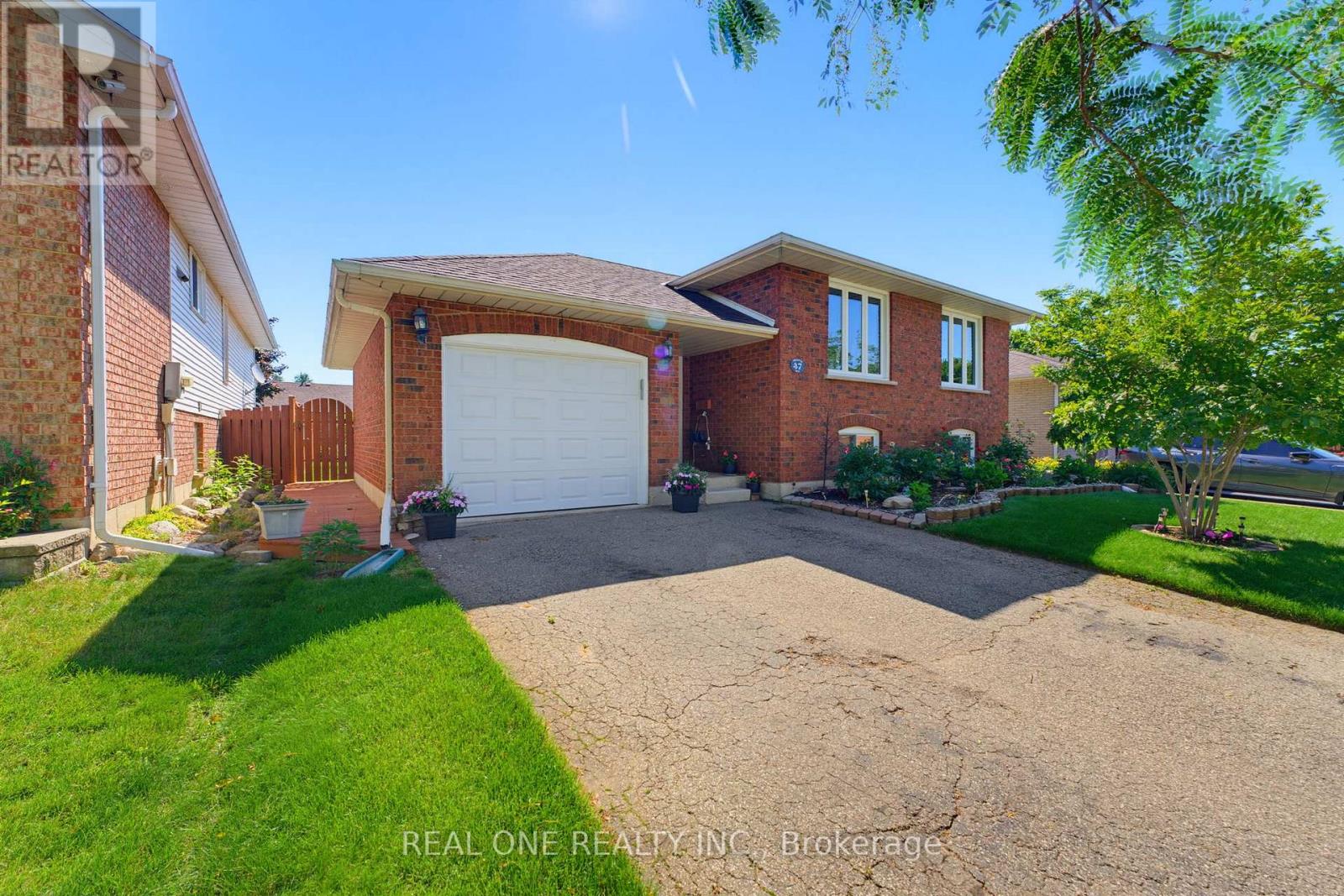 47 TRILLIUM WAY