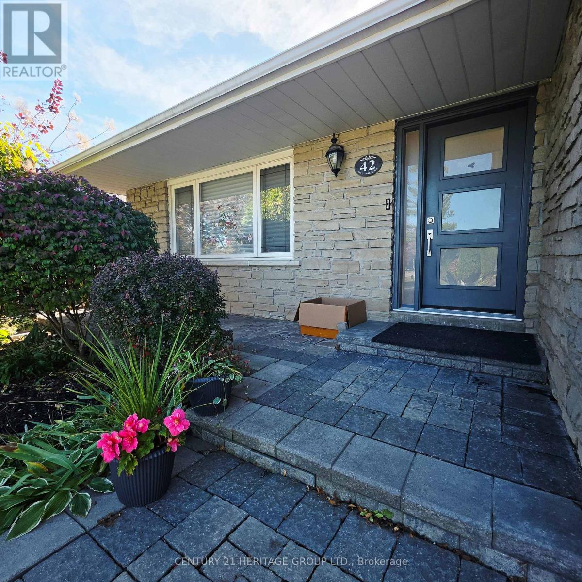42 FRED VALLEY DRIVE