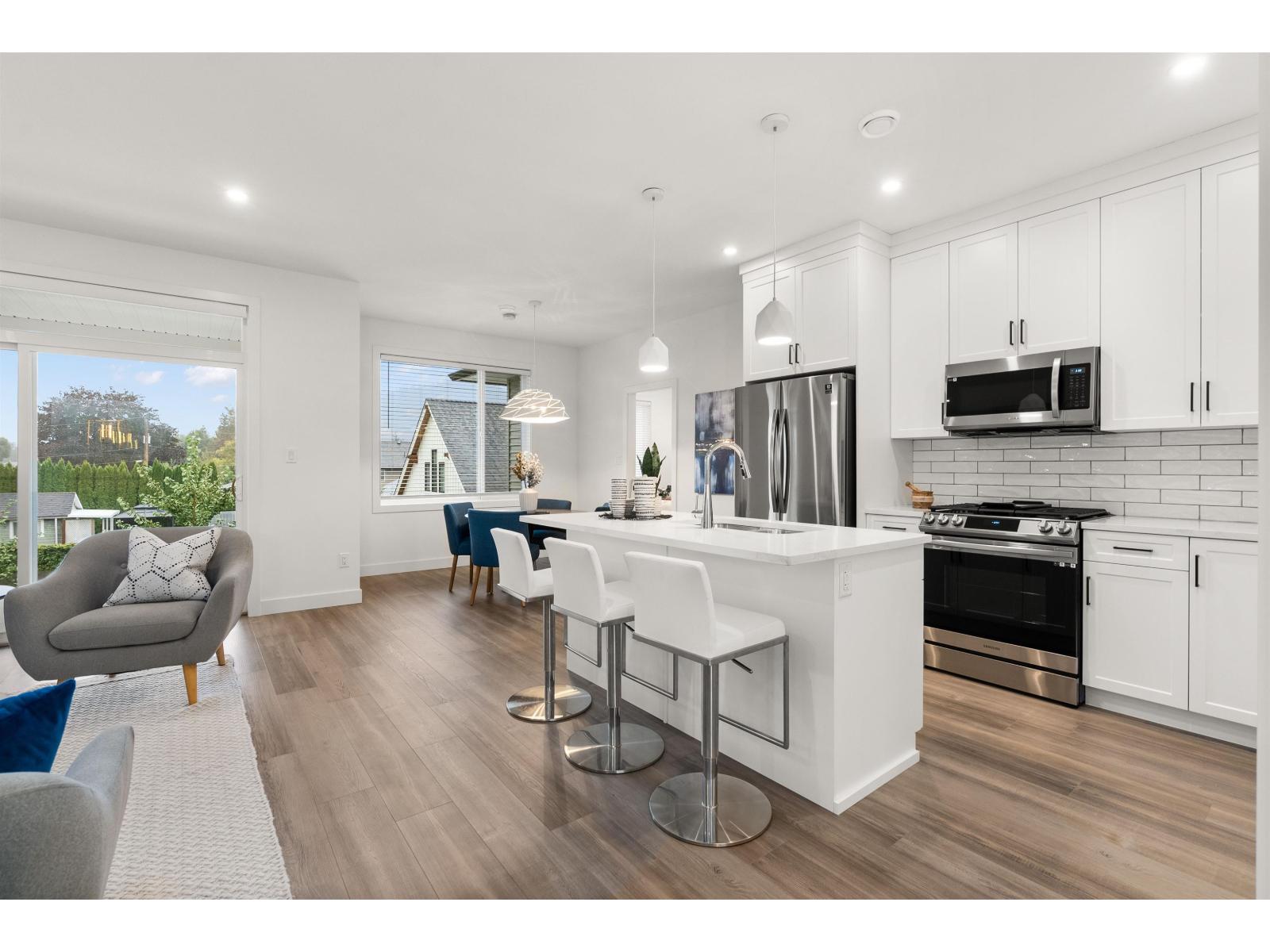 3 1871 AGASSIZ AVENUE, Agassiz