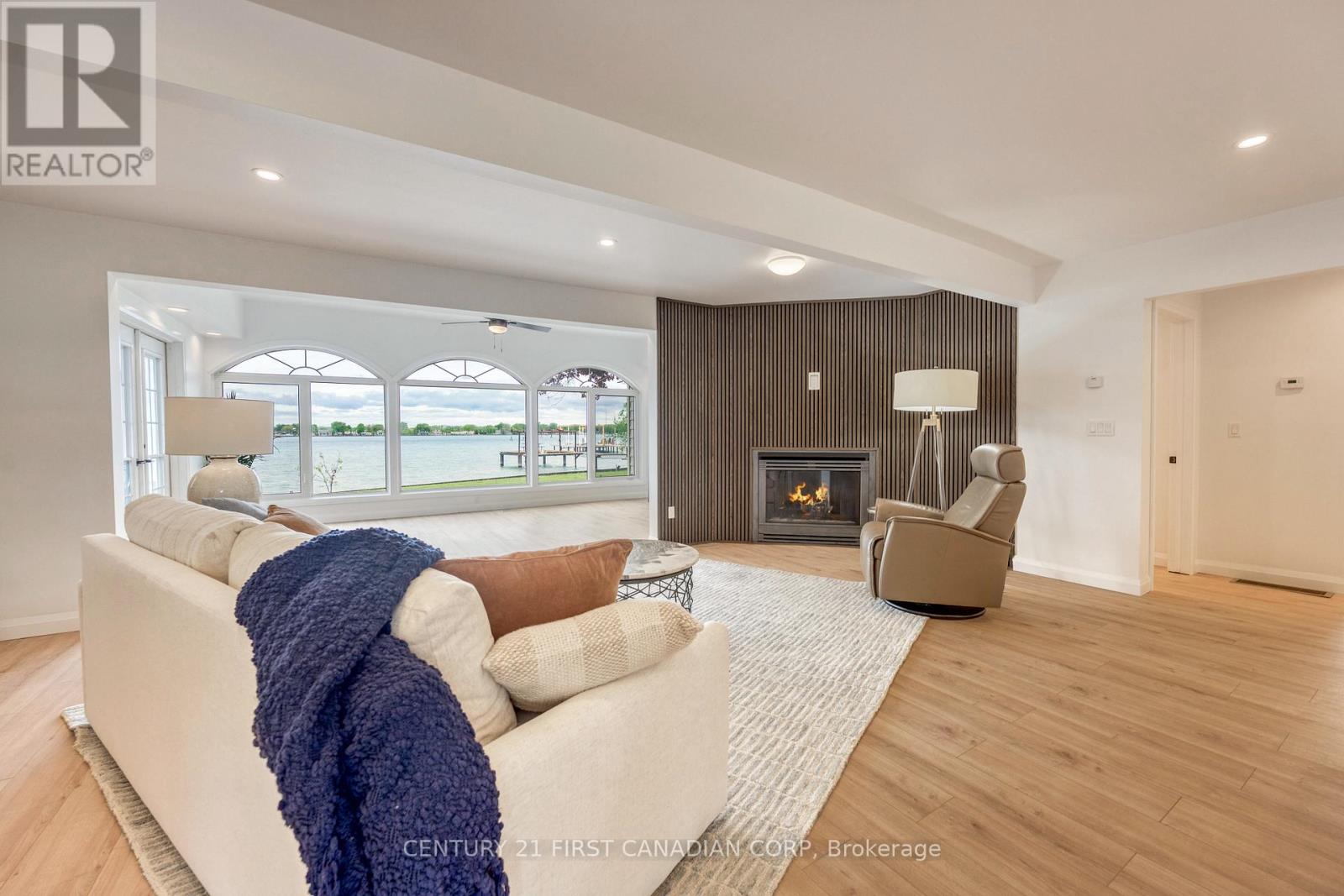 3877 ST CLAIR PARKWAY