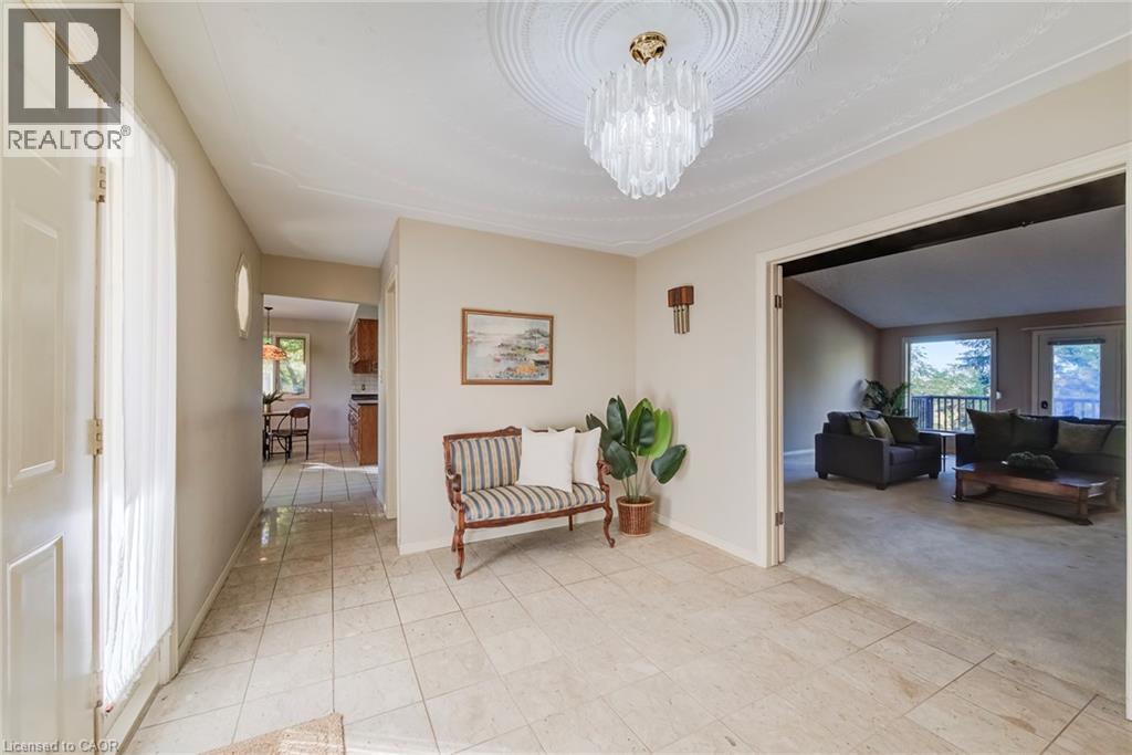 44 GREENSVIEW Drive