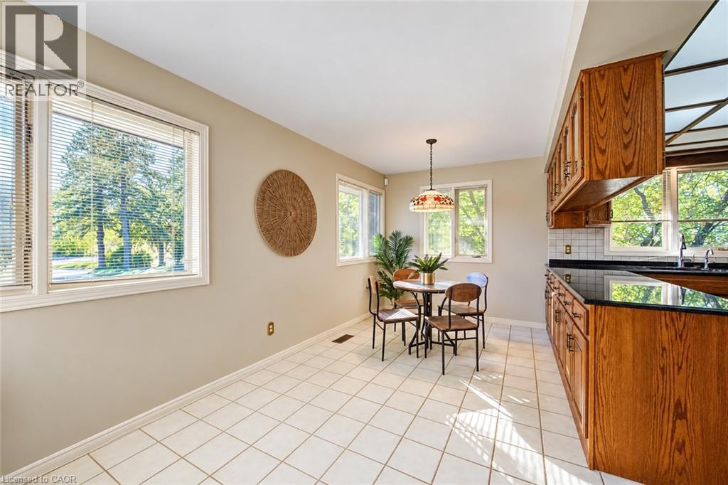 44 GREENSVIEW Drive