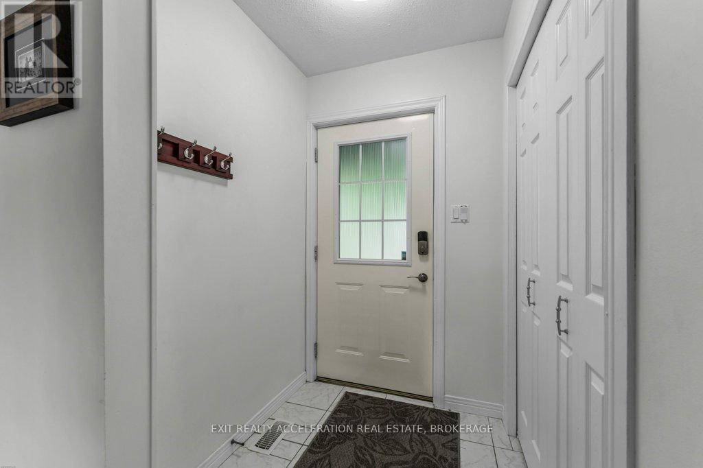 394 GINGER STREET - Photo 4