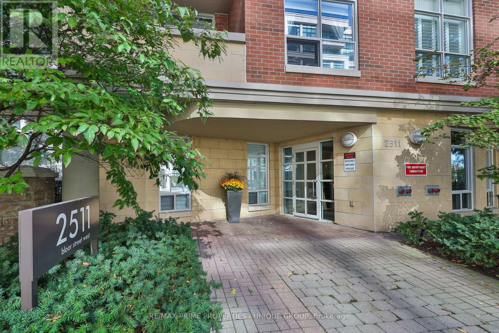 202 - 2511 BLOOR STREET W