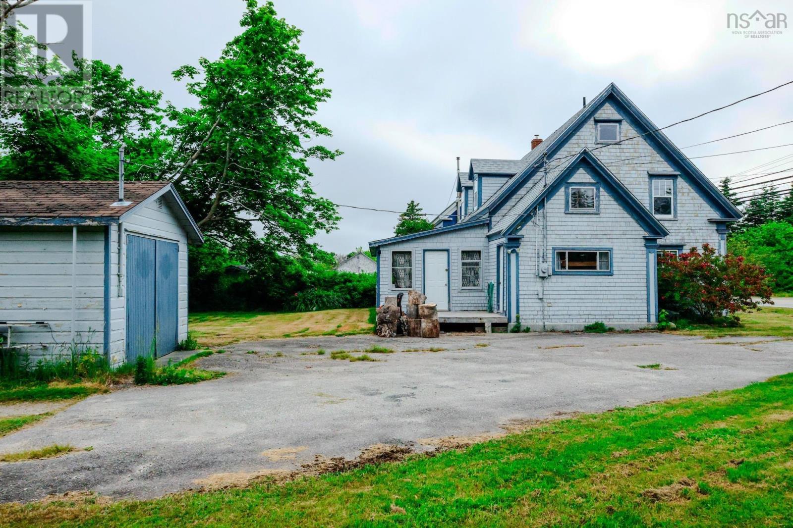 2471 Highway 3 - Photo 4