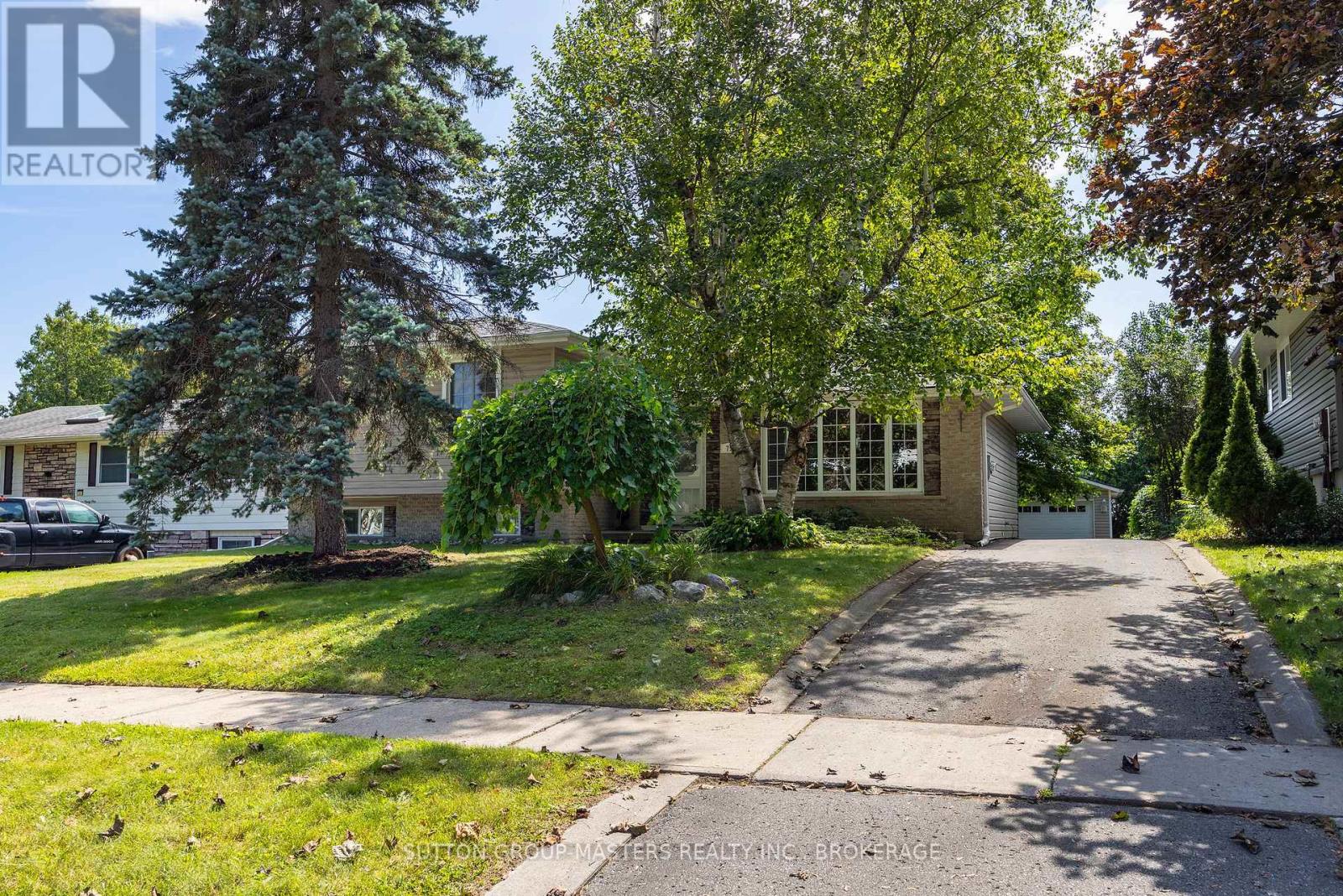 795 SAFARI DRIVE