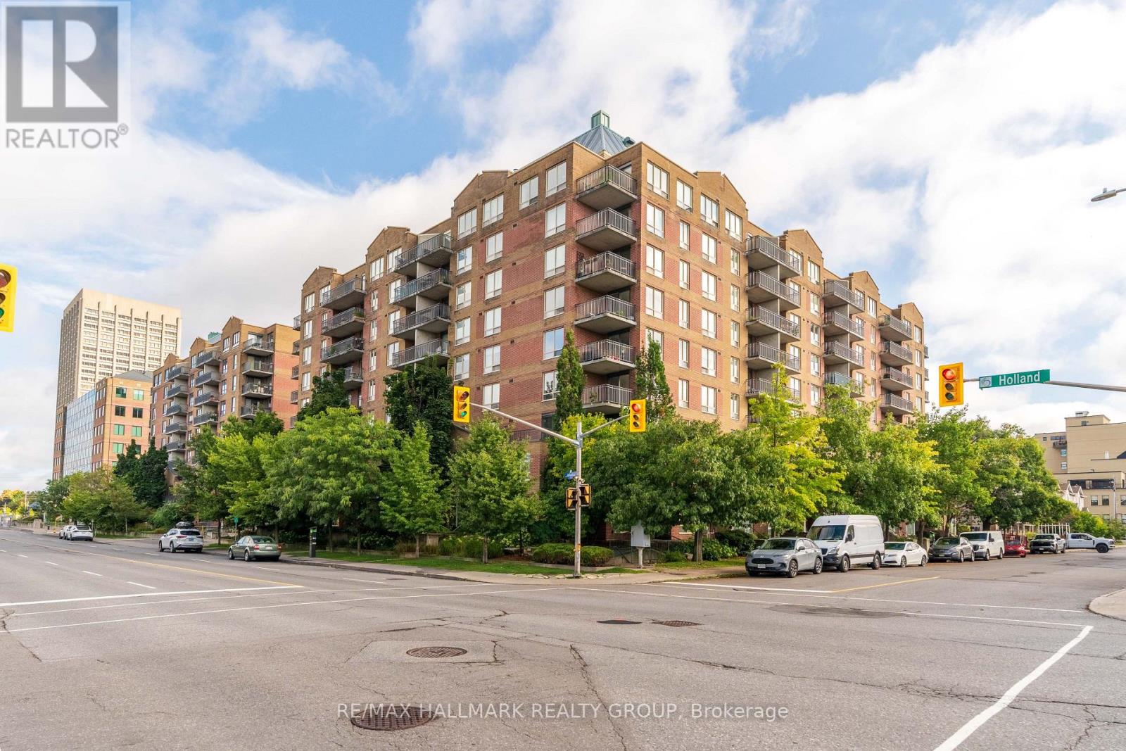 616 - 45 HOLLAND AVENUE