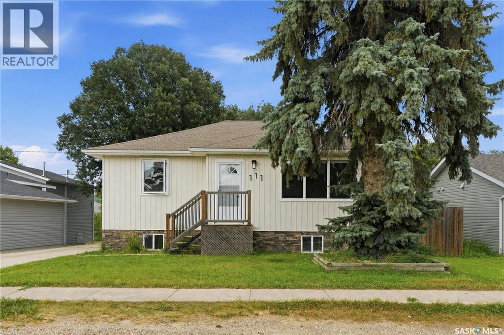111 3RD STREET, HAGUE, SK S0K 1X0 - Image 2545518150.jpeg?d=l