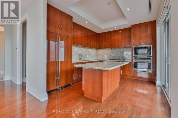 802 - 80 Yorkville Ave, Toronto (Annex), ON 4
