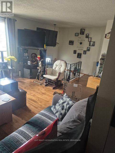 21 CAMDEN COURT - Photo 3