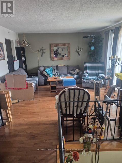 21 CAMDEN COURT - Photo 2