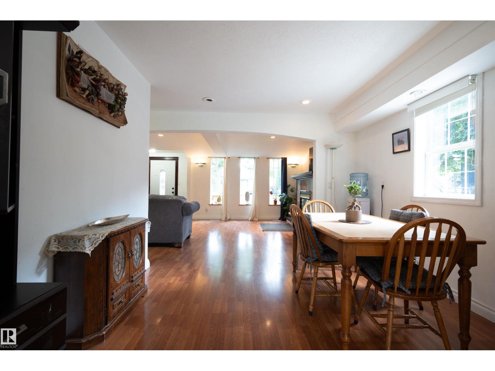 11918 42 ST NW