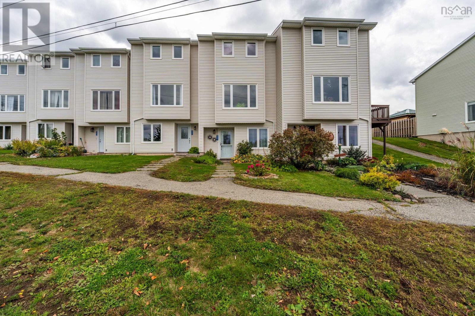 521 Harbour View Crescent