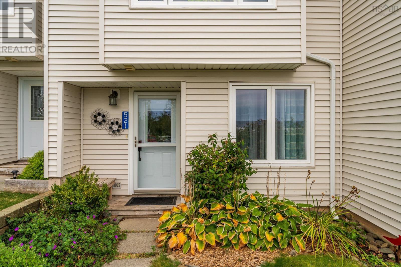 521 Harbour View Crescent