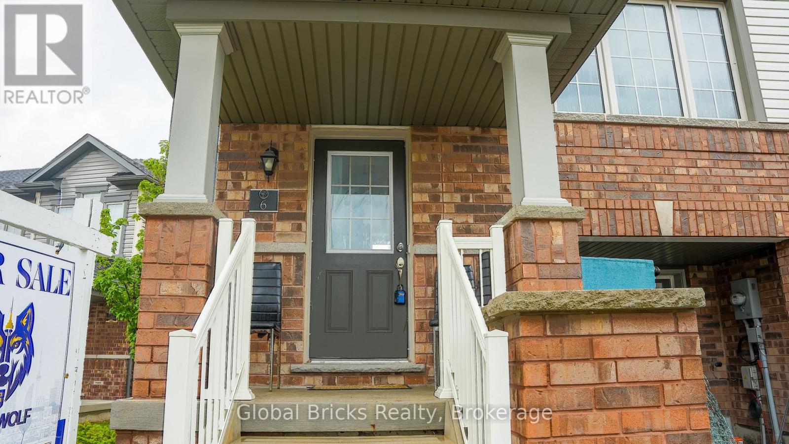 6 - 755 LINDEN DRIVE