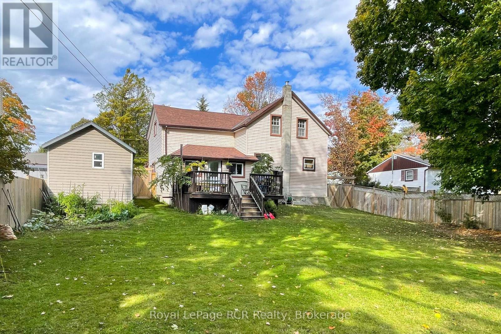 11 GORDON STREET E