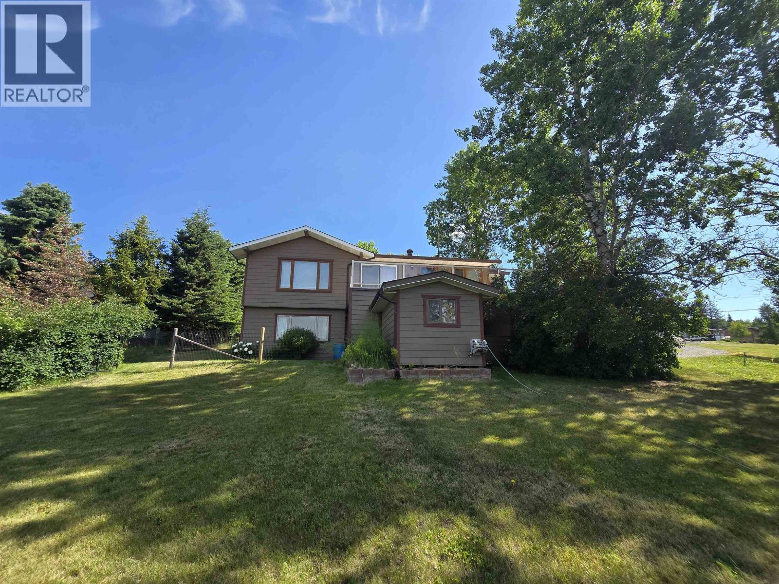 6072 LAKESHORE DRIVE