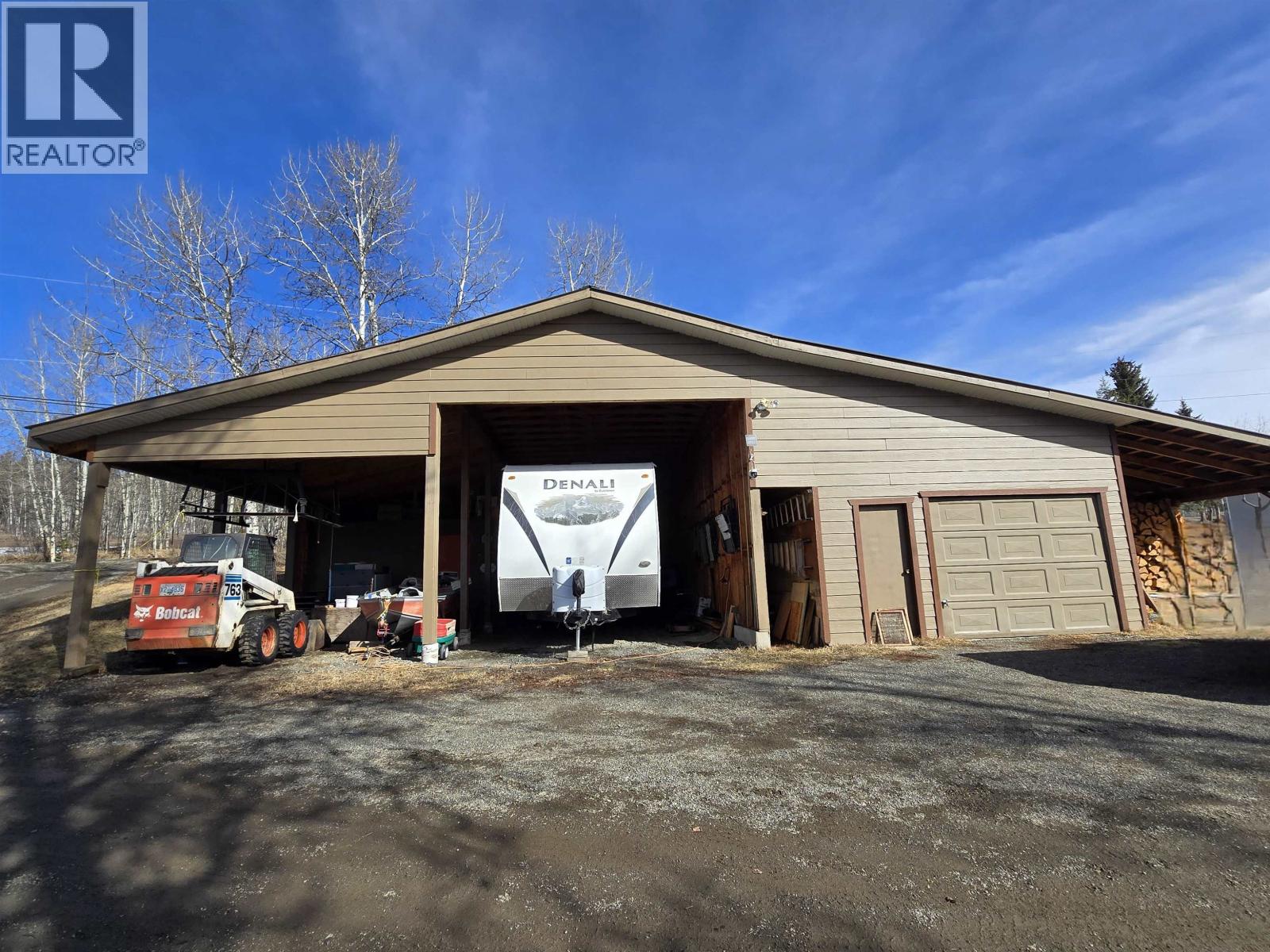 6072 LAKESHORE DRIVE