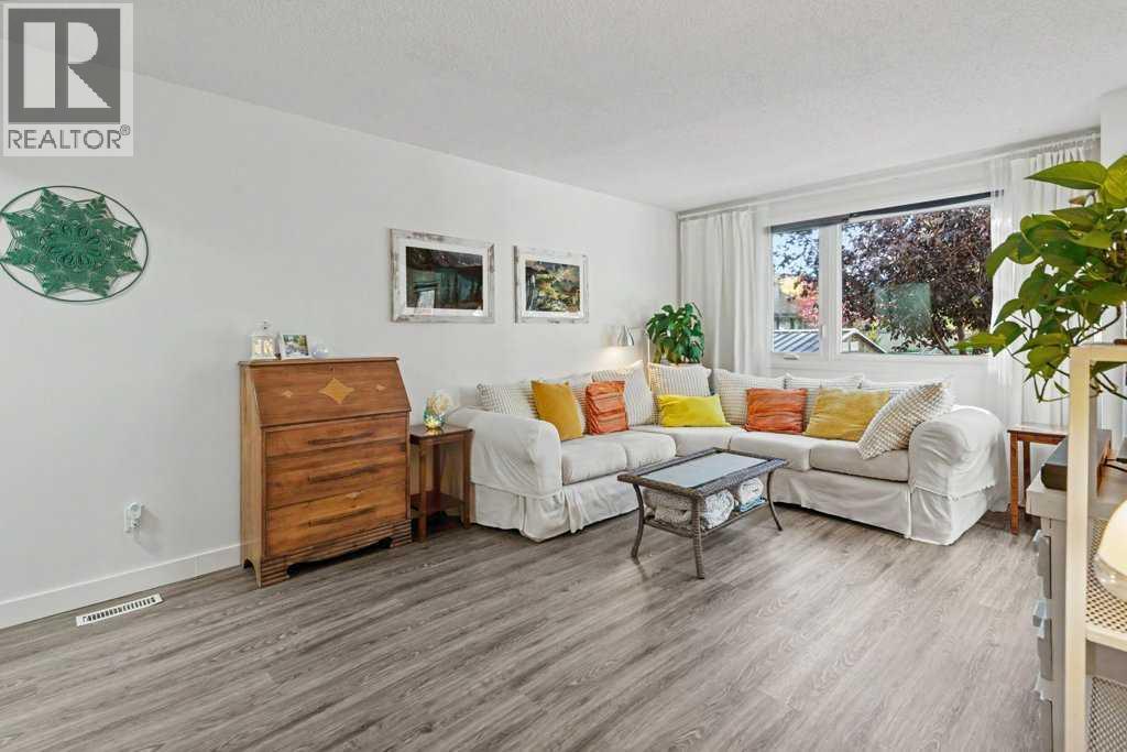 8N, 203 Lynnview Road SE