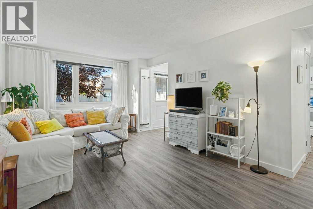 8N, 203 Lynnview Road SE