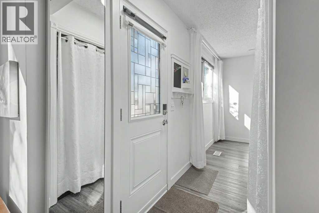 8N, 203 Lynnview Road SE