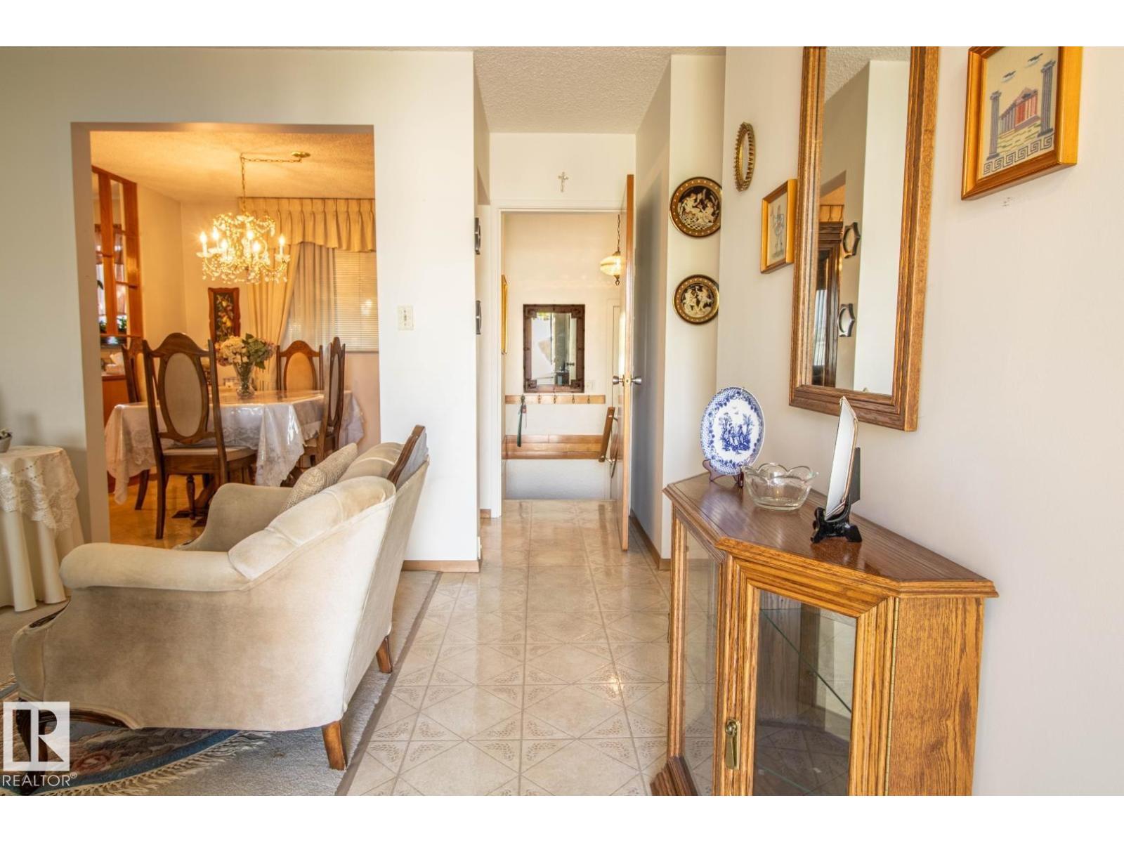 14107 58 ST NW