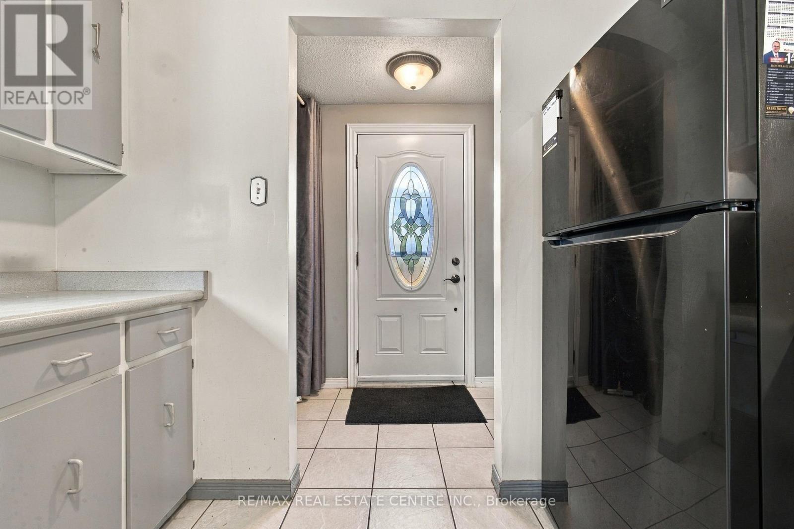 135 CEDARHILL CRESCENT