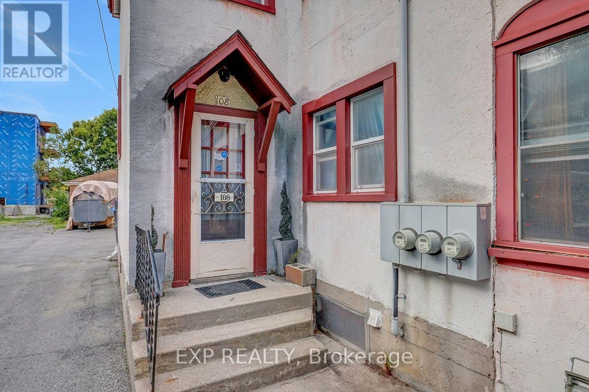 108 LEBRETON STREET N