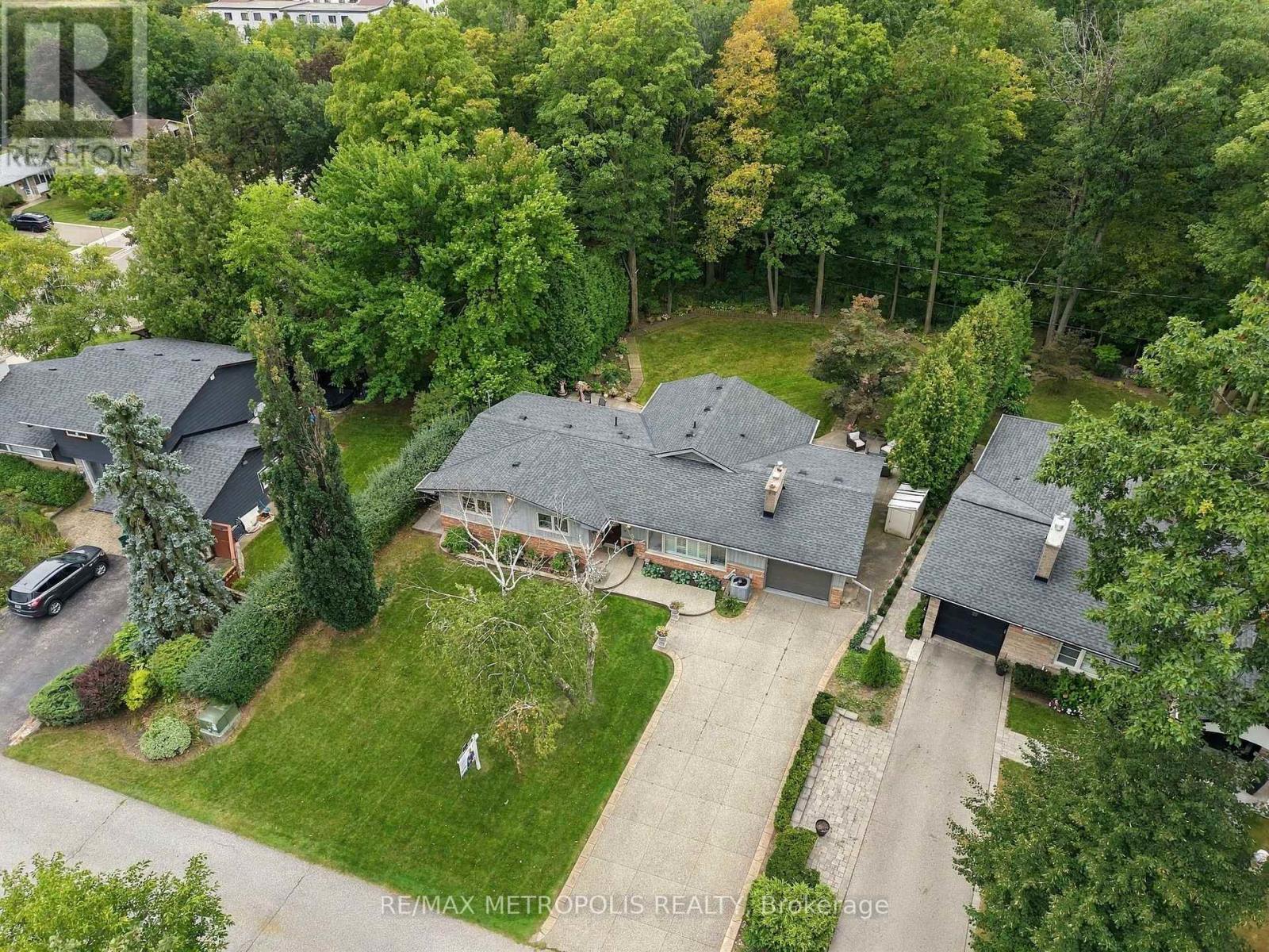 1228 ELGIN CRESCENT
