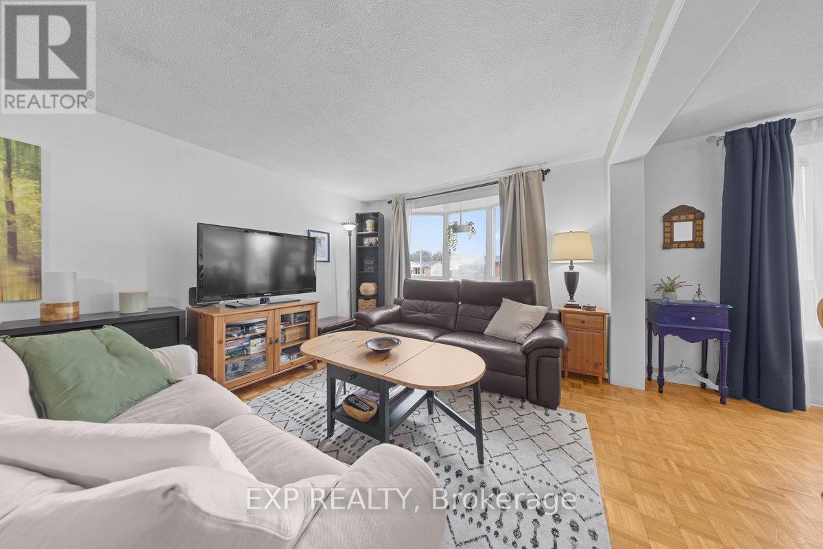 396 HATFIELD CRESCENT