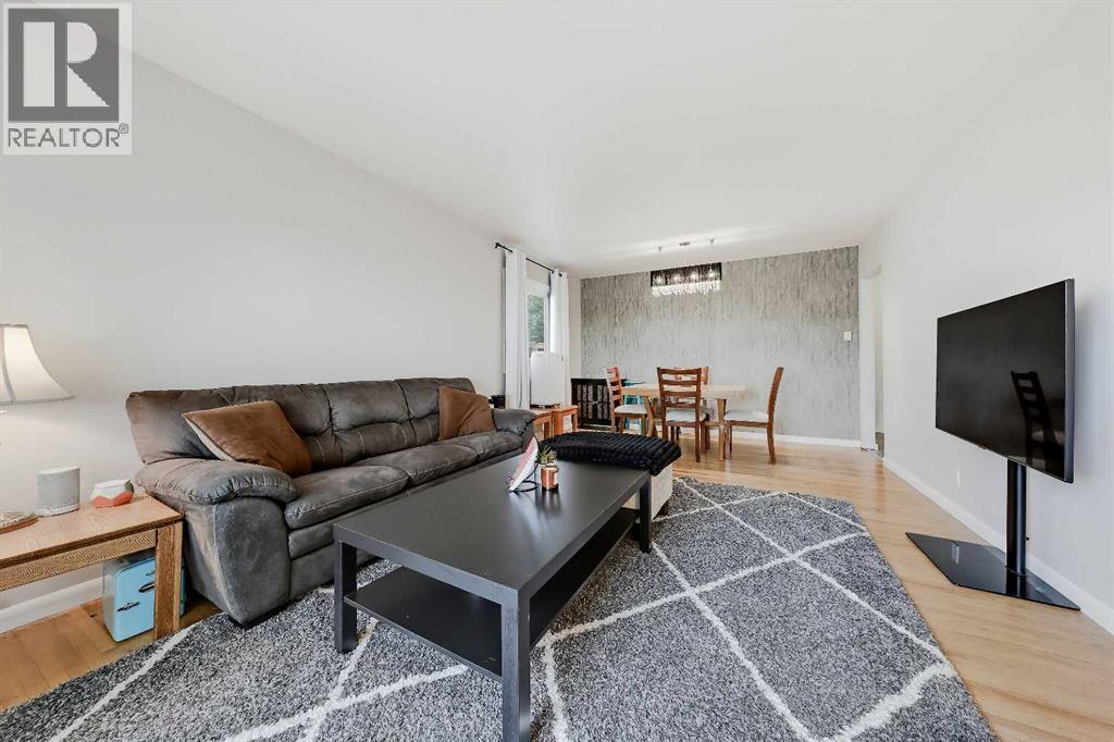 176 Frobisher Boulevard SE